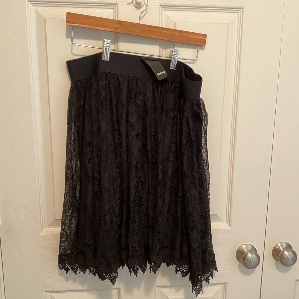Torrid 00x Mini Skirt- Lace Black - Picture 7 of 8